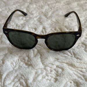 Ray-Ban Tortoise Shell Sunglasses with Green Lenses Polarized